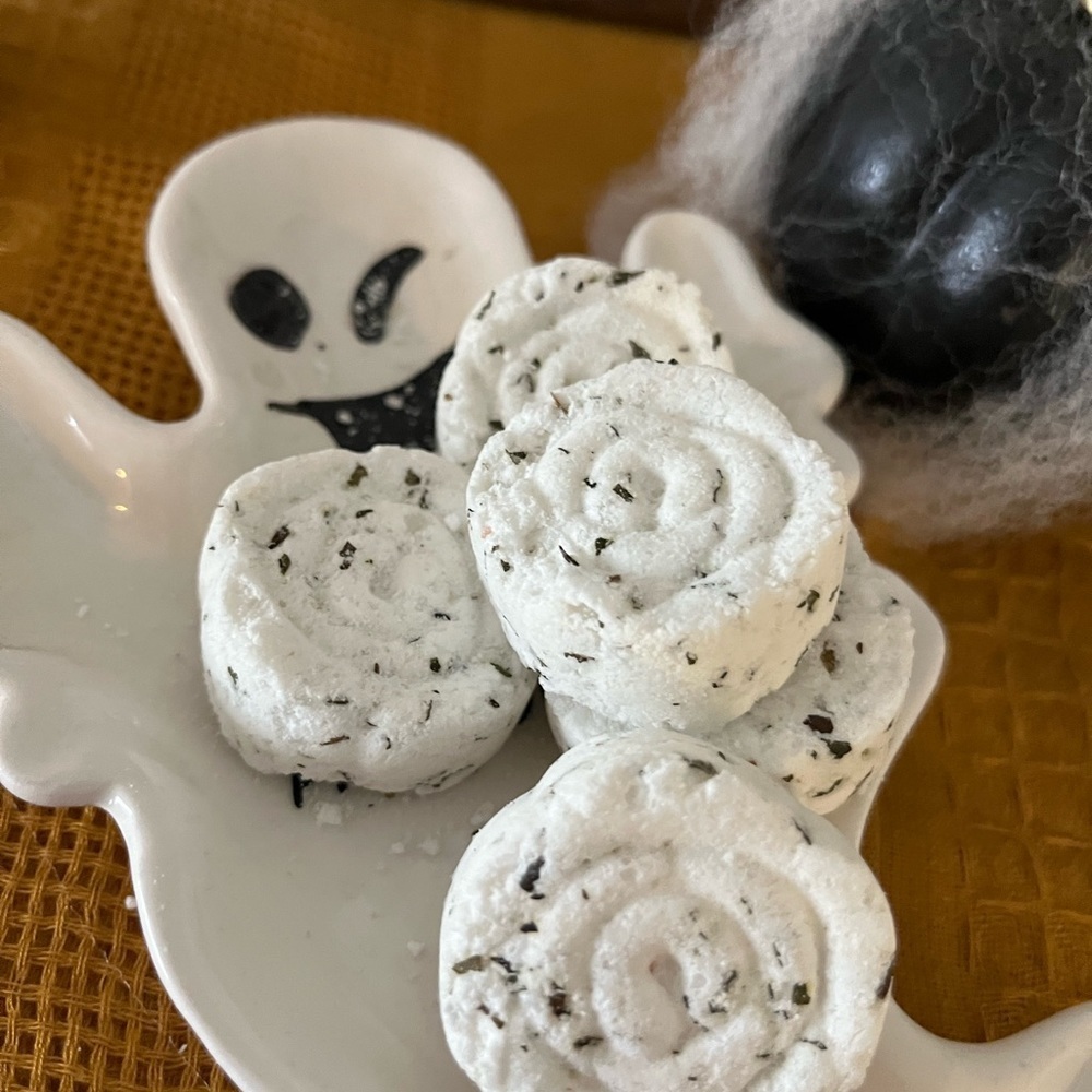 Eucalyptus/peppermint rose bath bombs hand crafted sensitive skin safe/hydrating - Picture 2 of 2